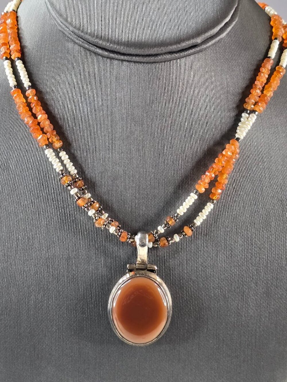 Womens Vintage Sterling Silver Carnelian Pendant Beaded Necklace 34.0g E4180